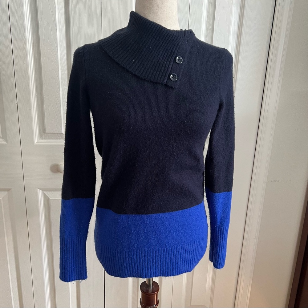 Gap Color block Wool Turtleneck Sweater - Navy and Blue Women’s Size XS